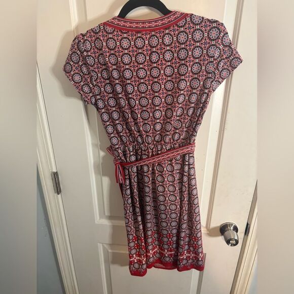 Max Studio Red and Blue Geometric print Mini wrap Dress size xs EUC - Picture 3 of 4